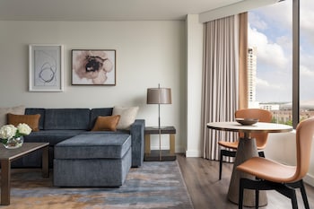 Premier Suite, 1 King Bed (Executive)