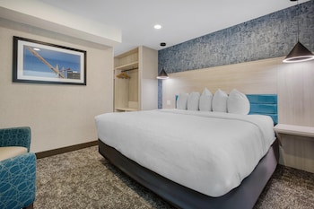 Suite, 1 Queen Bed, Non Smoking, Jetted Tub
