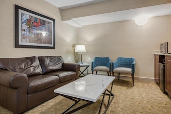 Suite, 1 King Bed, Non Smoking, Jetted Tub