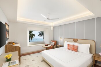 Premium Room, 1 King Bed, Sea View