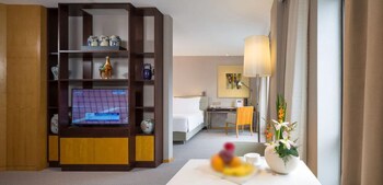 Residence Suite (Jinling Tower)