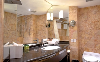 Jinling Tower Elegant Executive Room(King)