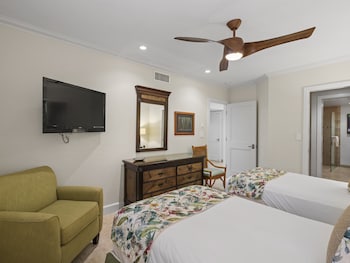 Condo, 2 Bedrooms, Oceanfront (B106)