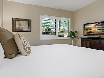 Condo, 2 Bedrooms, Oceanfront (E105)