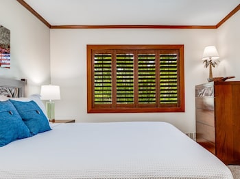 Condo, 2 Bedrooms, Oceanfront (B204)