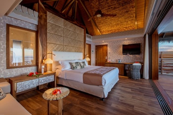 Premium Bungalow, 1 King Bed, Overwater (Moorea Island View)