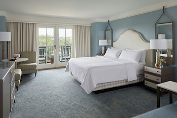 Premium Room, 1 King Bed, Marina View (Mobility Accessible, Roll-In Shower)