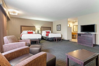Standard Room, 2 Queen Beds, Non Smoking, Patio (with Sofabed)