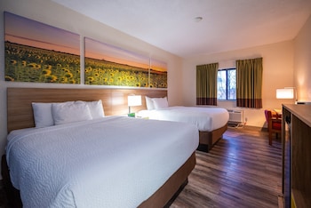Standard Room, 2 Queen Beds