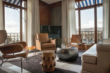 Eden Suite