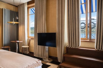 Room, Balcony (Prestige)