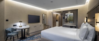 King Deluxe Room - City View
