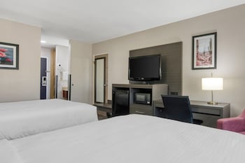 Standard Room, 2 Queen Beds, Accessible, Refrigerator