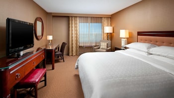 Room, 1 King Bed, Mobility Accessible, Non Smoking (Bathtub W/grab Bars)