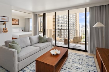 Premier Room, Kitchen, Partial Ocean View (1 Bedroom)