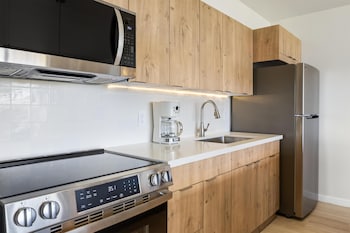 Premier Room, Kitchen, Mountain View (1 Bedroom)