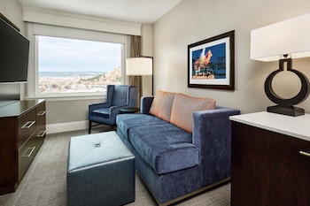 Suite, 1 King Bed (with Sofa)