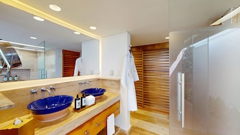 Premium Room, 2 Queen Beds, Pool Access