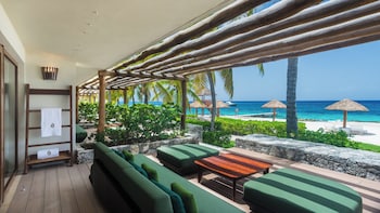 Premium Room, 1 King Bed (Reef View with Beach Access)