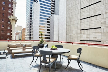 Suite, 1 King Bed, Terrace