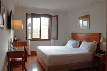 Classic Double or Twin Room, City View