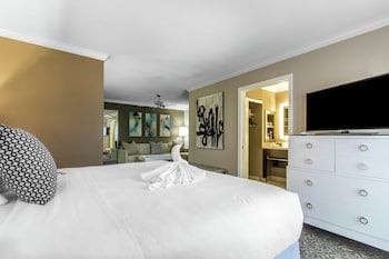 Room, 1 King Bed, Microwave