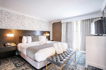 Studio Suite, 1 King Bed, Jetted Tub (Whirlpool)