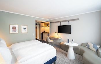 Standard Room, 1 Double Bed (Walk-In Shower)