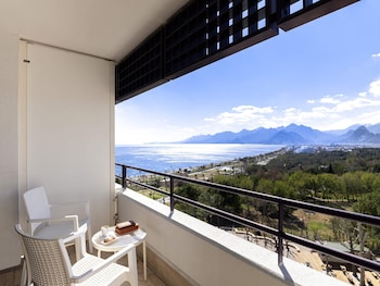 Comfort Double Room with Two Sofas, Sea View
