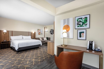 Suite, 1 King Bed (Study Area)