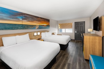 Room, 2 Queen Beds, Non Smoking