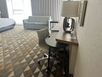 Suite, 1 King Bed (Additional Living Area)