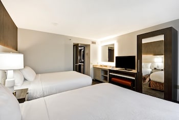 Suite, 2 Queen Beds, Hearing Accessible (Hearing)