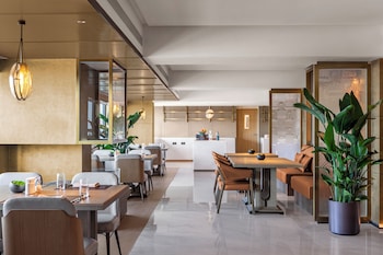 Swiss Executive Twin Room, 2 Twin Beds, City View