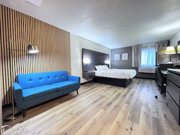 Suite, 1 King Bed, Non Smoking (Upgrade)