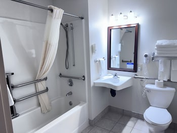 2 Queen Beds, Accessible, Microwave, Refrigerator, Tub, Non Smoking.