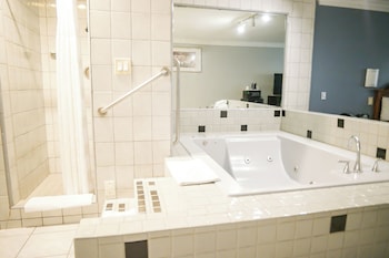 Suite, 1 King Bed, Jetted Tub