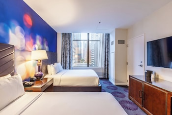 Room, 2 Queen Beds, City View