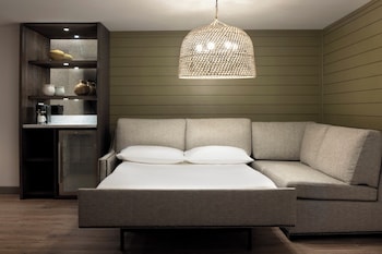 Suite, Balcony (Hill Country)