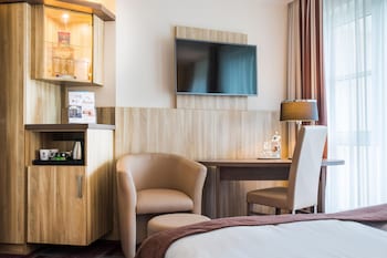 Standard Room, 1 Queen Bed