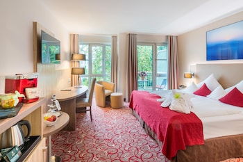 Superior Room, 1 King Bed, Balcony