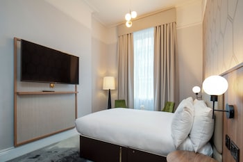 Classic Double Room, 1 Double Bed (Queens Wing)
