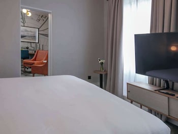 Junior Suite, 1 Double Bed (Queens Wing)