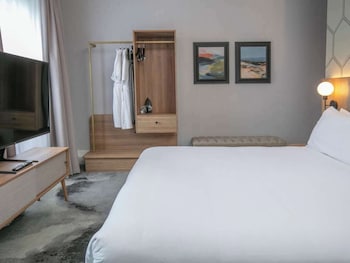 Junior Suite, 1 Double Bed (Queens Wing)