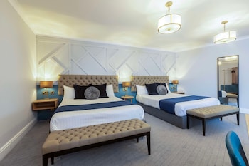Family Room, 2 Double Beds (Classic. Queens Wing)