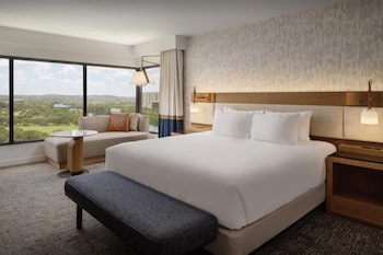 Room, 1 King Bed, Partial Lake View