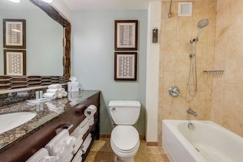 Room, 2 Queen Beds, Balcony, Mountain View (Balcony)