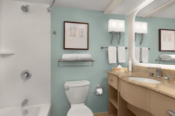 Room, 1 King Bed, Microwave (Nonsuite)