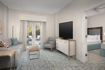 Suite, Multiple Beds, Microwave