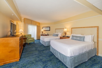 Standard Room, 2 Queen Beds, Balcony
